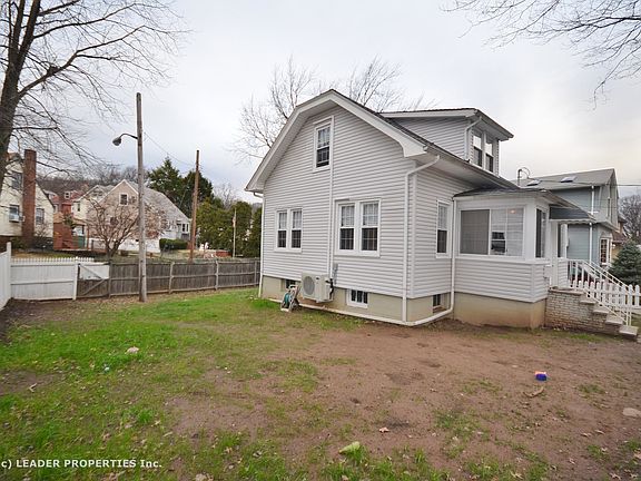 4th image of 45 Aymar Ave