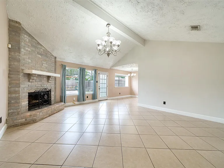 1323 Oakengates Dr — Photo 13