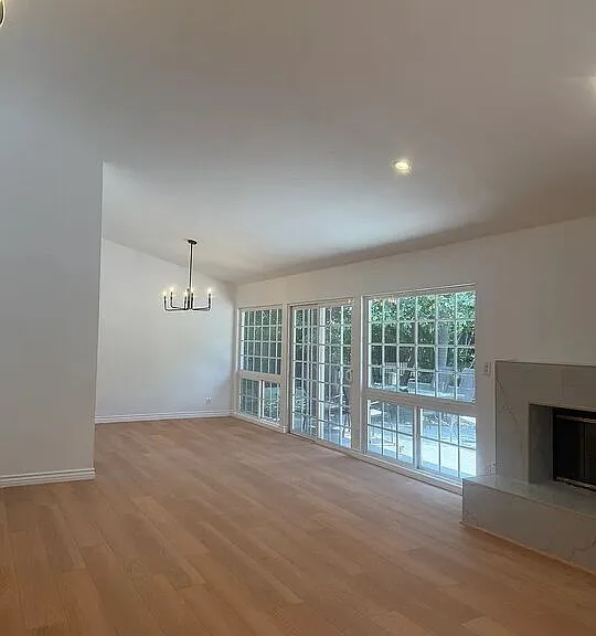 24316 Burbank Blvd — Photo 18