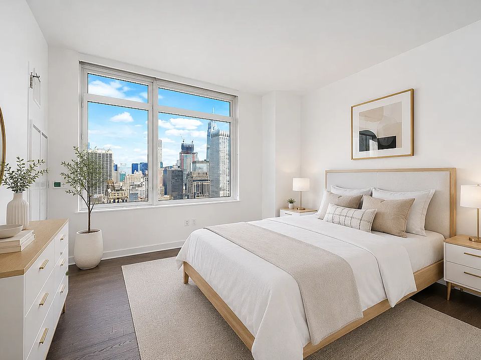 1st image of 42 W 33rd St Unit Ph2c