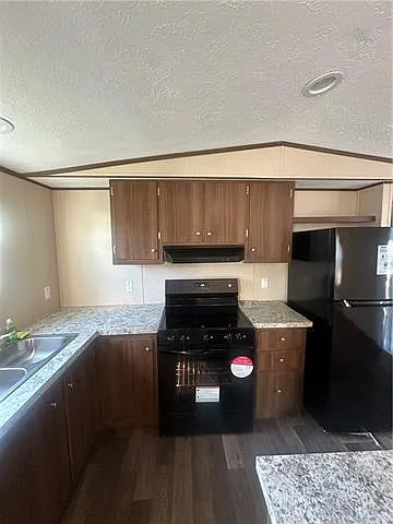 4 bed, 2.0 bath, 1140 sqft, $1,500 — Photo 4