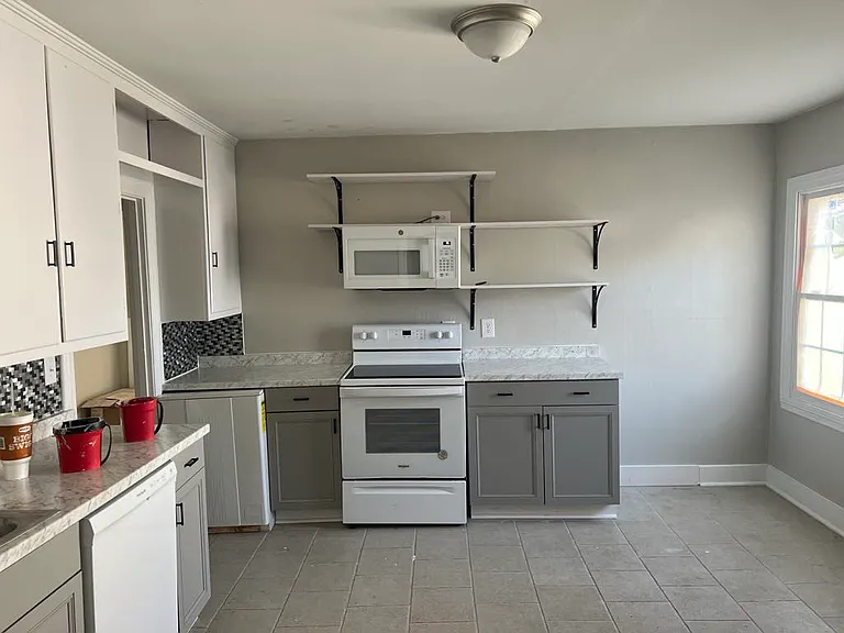 2702 Holt Ln — Photo 14