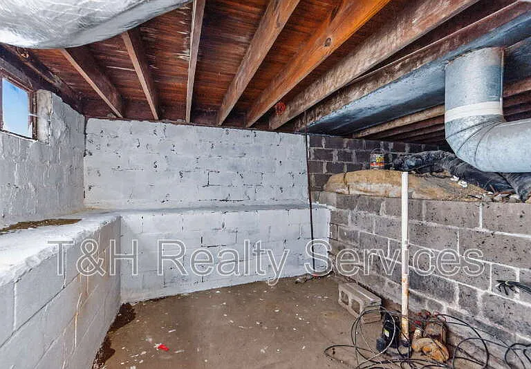 1927 N Dearborn St — Photo 29