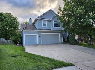 2450 SW 11th Ter, Lees Summit, MO 64081