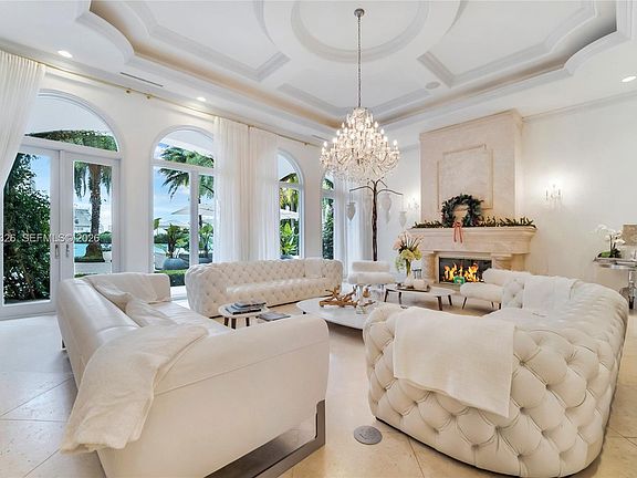 4th image of 100 Palm Ave #1