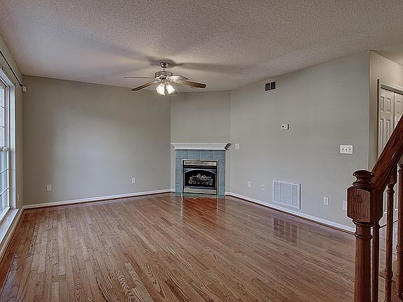 4th image of 3115 W Walnut St APT 10