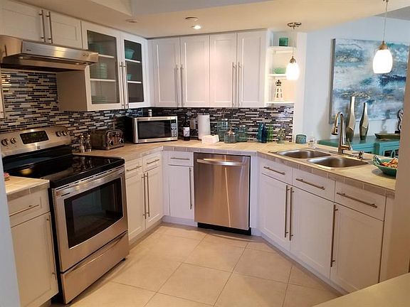 3rd image of 8800 S Ocean Dr APT 1008