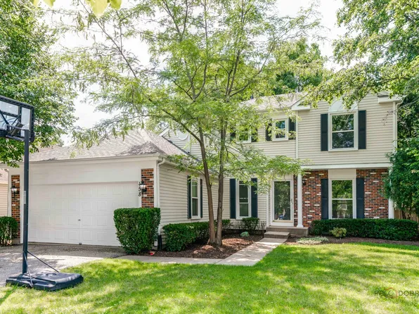 158 N Royal Oak Dr, Vernon Hills, IL 60061