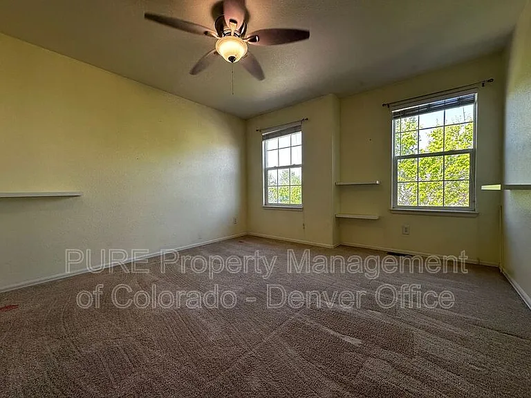 5368 Owens St — Photo 12