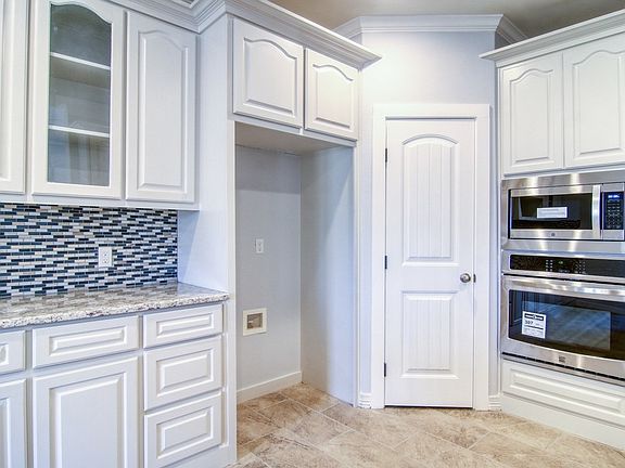 5th image of 6010 Adrian Dr