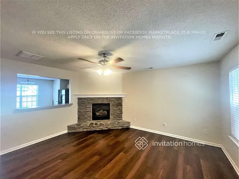 942 Ramsgate Dr SW — Photo 3