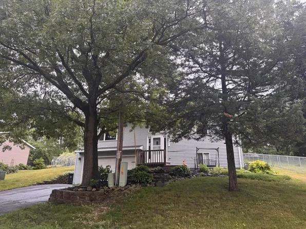 8021 Ridgeway DRIVE, Waterford, WI 53185