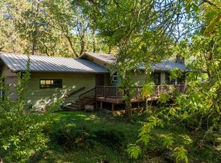895 Old Ferry Rd #899, Shady Cove, OR 97539