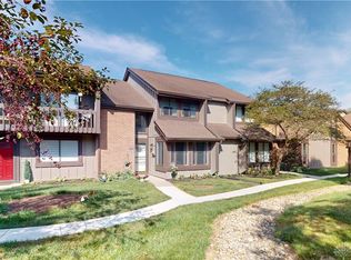 1305 Huntsman Ln, Centerville, OH 45459