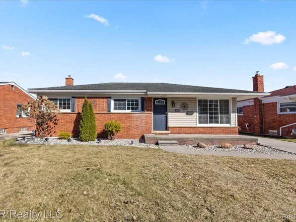 1809 W Longmeadow Rd, Trenton, MI 48183
