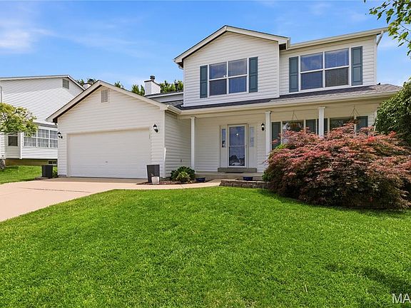 3rd image of 1027 Tower Park Dr