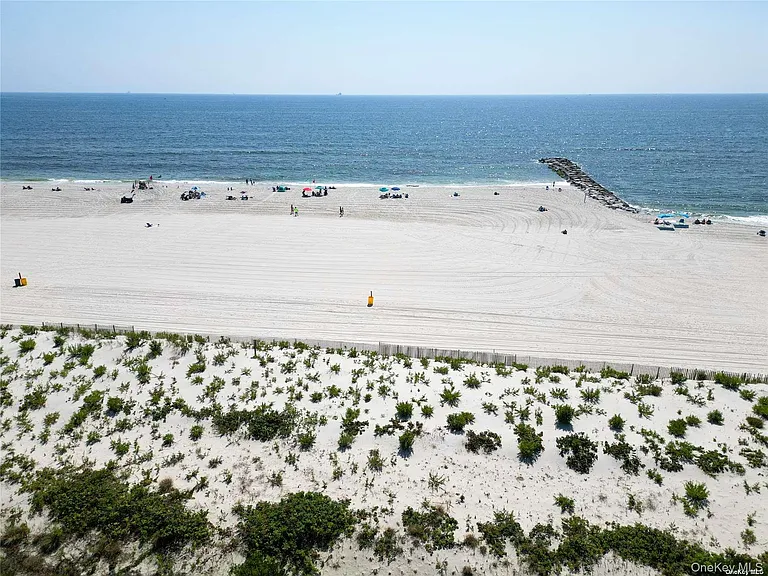 1051 Oceanfront #6 — Photo 33