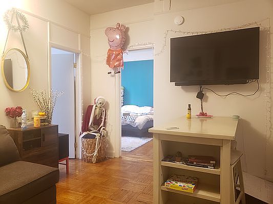 5th image of 515 Cathedral Pkwy #8LK