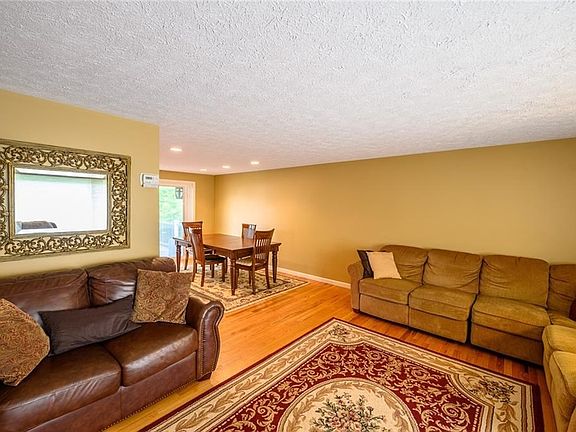 2nd image of 2060 Edenhall Dr