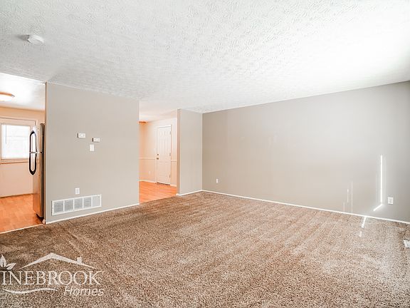 4th image of 941 Ruskin Dr
