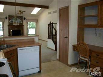 4th image of 2086 King Arthur Ct