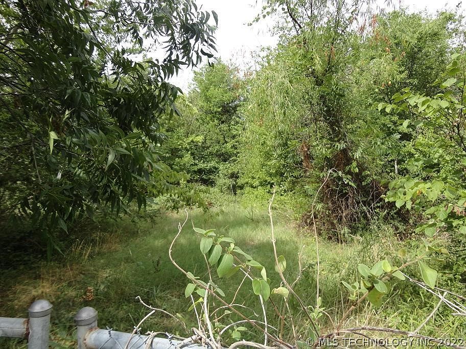 2nd image of 1222 S 131st East Ave