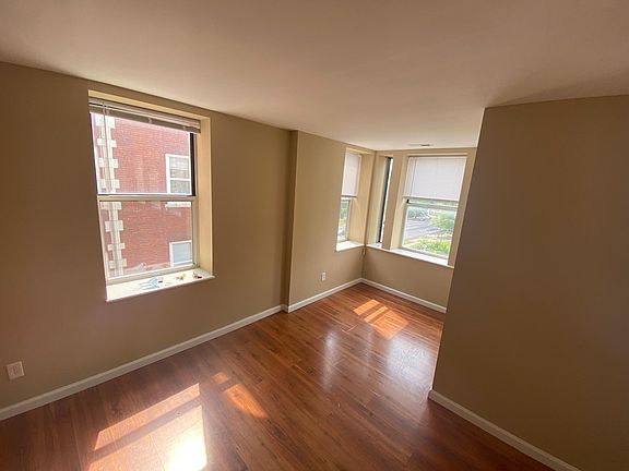 3rd image of 5305-1105 Delmar Blvd