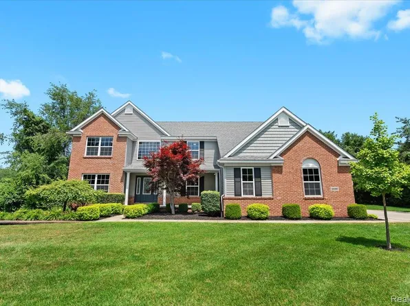 10080 Rolling Pines Dr, Brighton, MI 48116