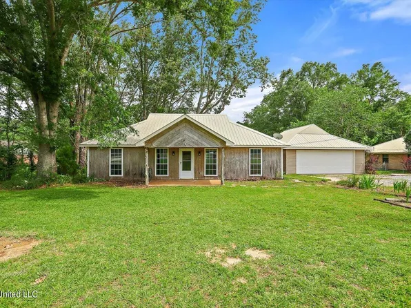 2747 Davis Rd, Terry, MS 39170