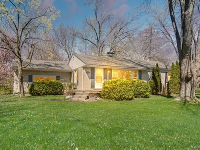 24399 Springbrook Dr, Farmington Hills, MI, 48336
