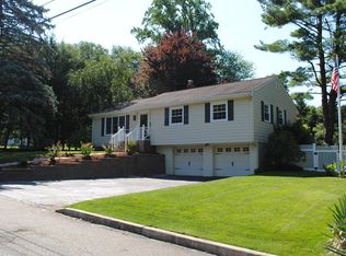 14 Clifford Dr, Park Ridge, NJ 07656