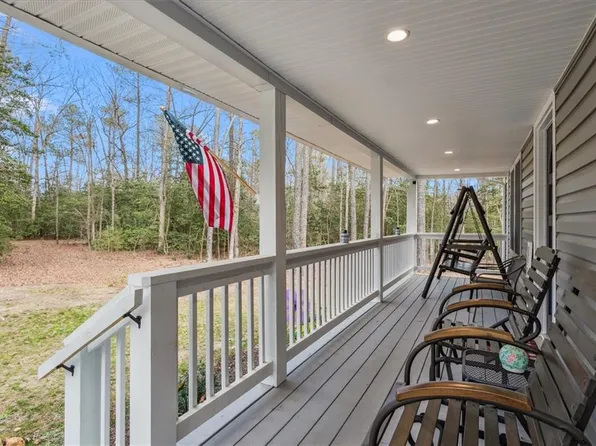 108 Wood Dr, Saluda, VA 23149