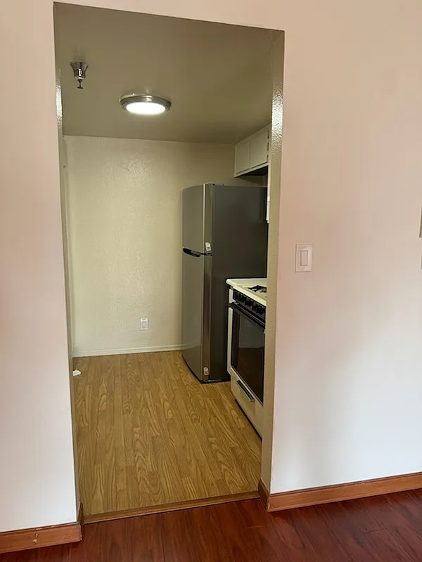 Alexandria Apartments — Photo 3