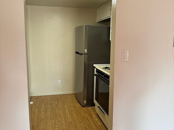 3rd image of 515 S Alexandria Ave APT 209
