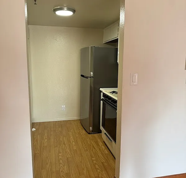 Alexandria Apartments — Photo 3