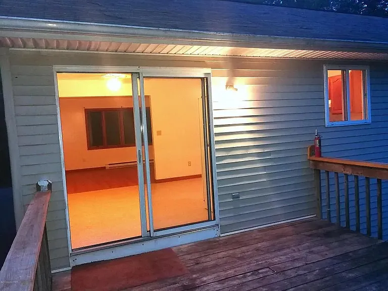 767 Rosewood Rd E — Photo 6