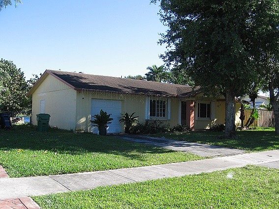 2nd image of 13432 SW 43rd Ln
