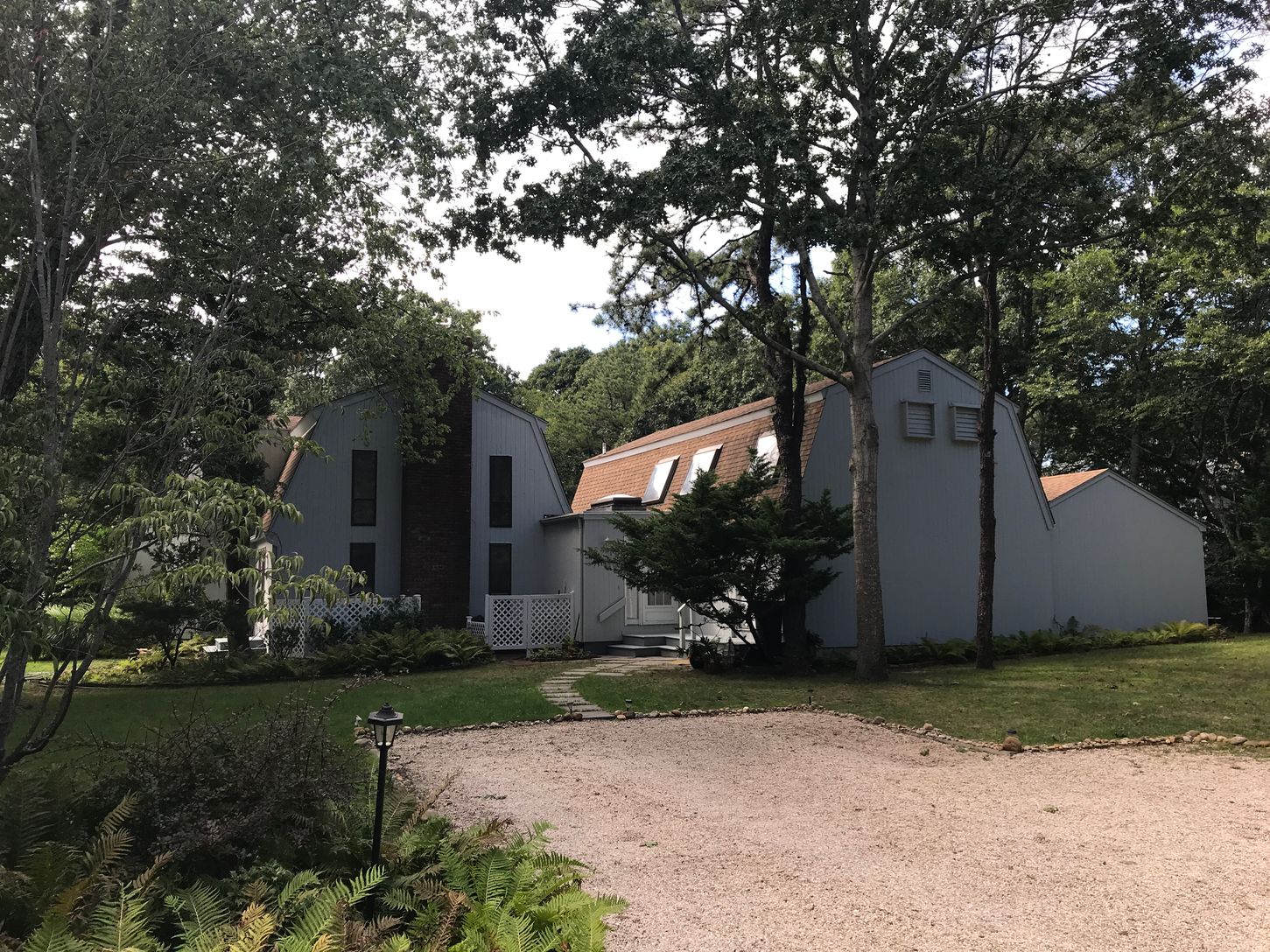  Front View w Driveway Area
