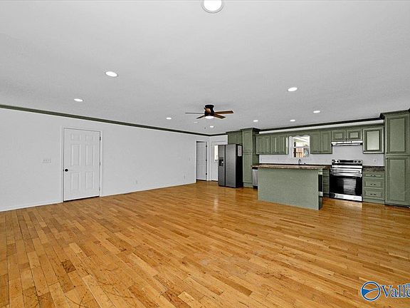 4th image of 17 Maple Dr