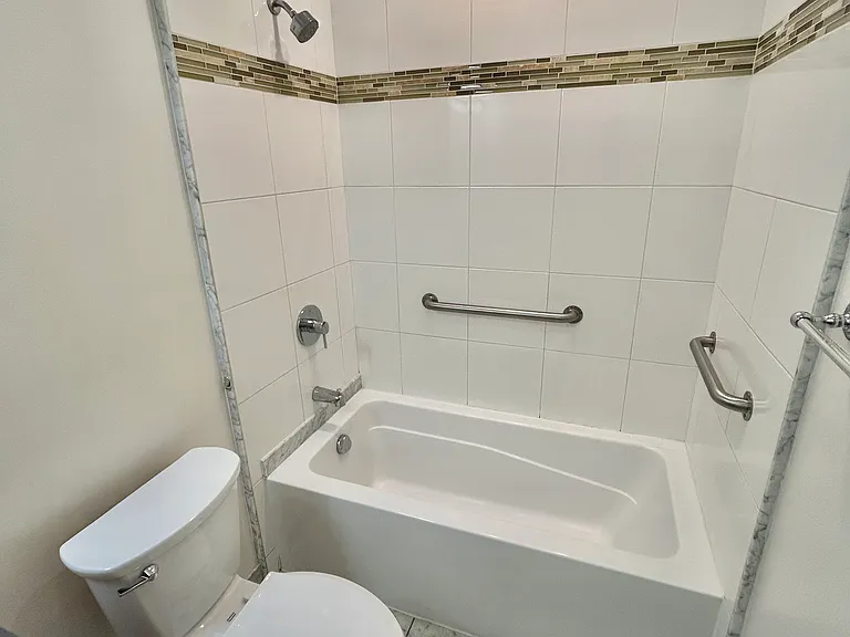 1379 Revere Ave #B — Photo 14