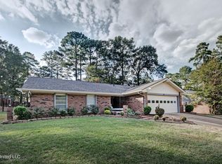 55 Sunline Dr, Brandon, MS 39042