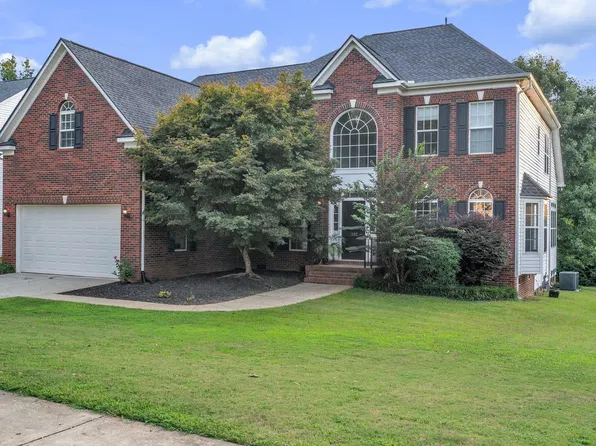 102 Wynterhall Dr, Simpsonville, SC 29681