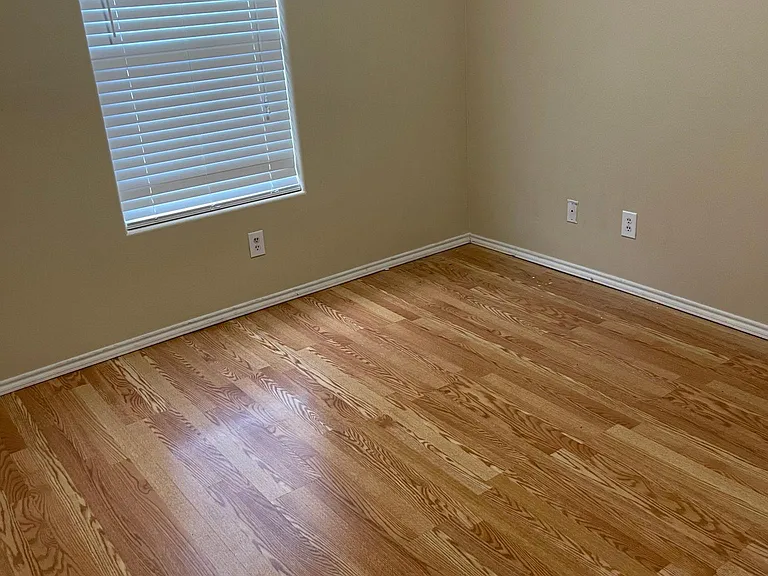 4616 Swallow Ave — Photo 17