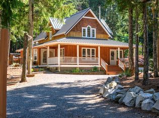 829 Lazo Rd, Comox, BC V9M 3W9