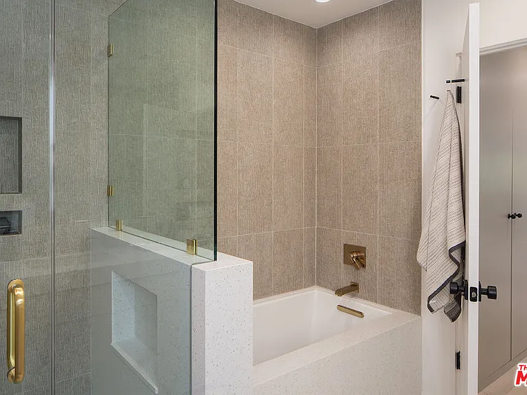 8917 Cynthia St #2 — Photo 22