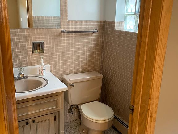4th image of 8544 W Berwyn Ave #1
