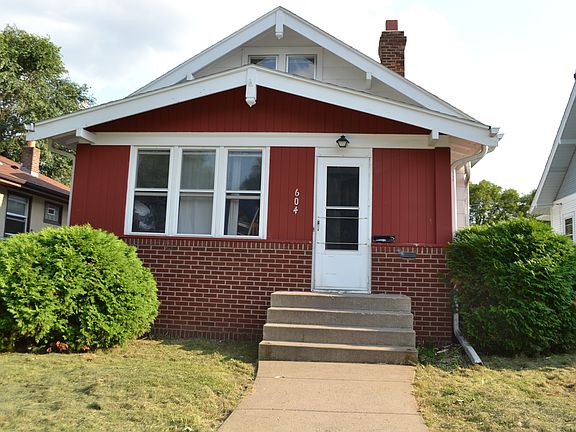 3rd image of 604 Hyacinth Ave E