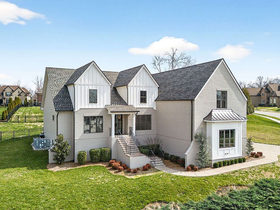 1st image of 209 Moore Haven Cir