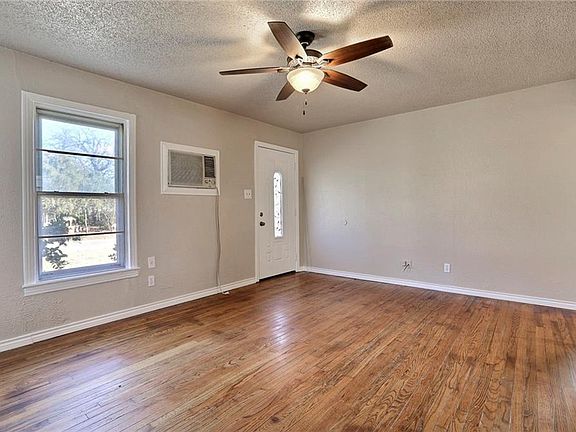 3rd image of 3017 Glenda Ave