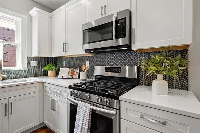 3 bed, 9999 sqft, $3,600 — Photo 1